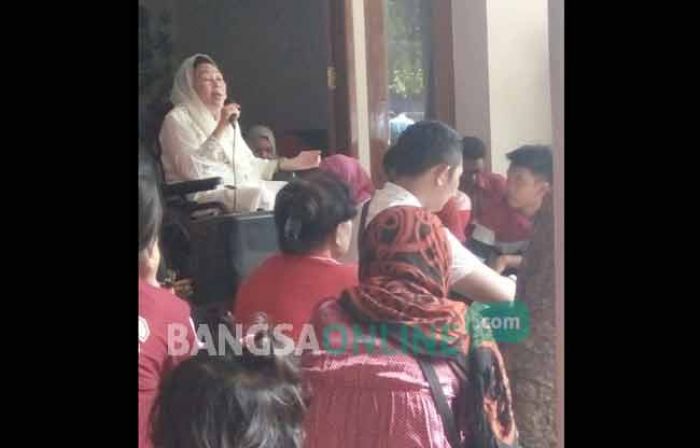 Istri Gus Dur Temani Warga Jombang Rayakan Imlek Istri Gus Dur Temani Warga Jombang Rayakan Imlek