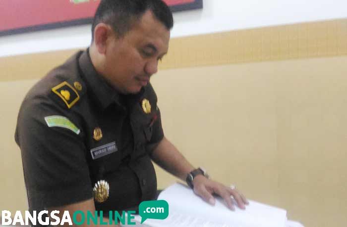 Dua Advokat Terdakwa Makar Dituntut 10 Tahun Dua Advokat Terdakwa Makar Dituntut 10 Tahun
