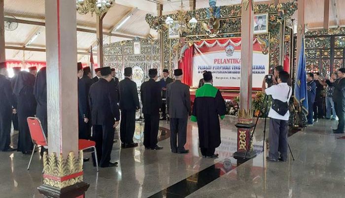 Bupati R. Abdul Latif Lantik 19 Pejabat Pimpinan Tinggi di Kabupaten Bangkalan Bupati R. Abdul Latif Lantik 19 Pejabat Pimpinan Tinggi di Kabupaten Bangkalan