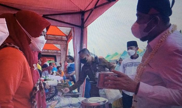 Bupati Sumenep Kunjungi Bazar Takjil yang Digelar Warga Perumahan Batu Kencana Bupati Sumenep Kunjungi Bazar Takjil yang Digelar Warga Perumahan Batu Kencana