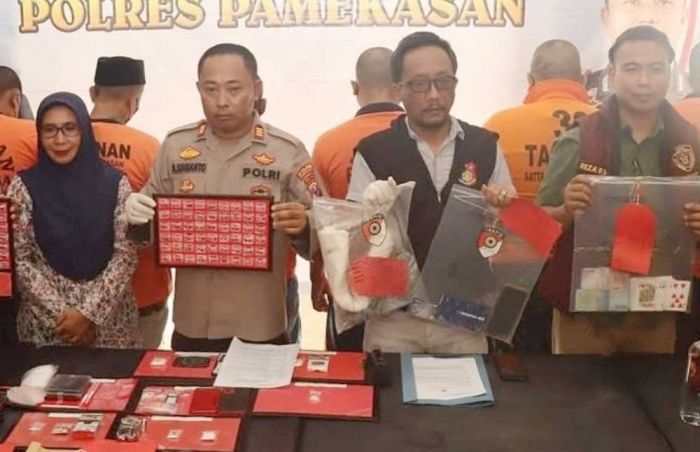 Dua Mucikari Diamankan Polres Pamekasan, Jual PSK Lewat Aplikasi Dua Mucikari Diamankan Polres Pamekasan, Jual PSK Lewat Aplikasi