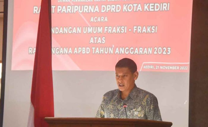 Ini Jawaban Wali Kota Kediri Atas Pandangan Umum 8 Fraksi Ini Jawaban Wali Kota Kediri Atas Pandangan Umum 8 Fraksi