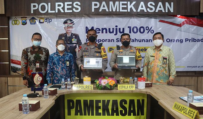 Bersama KPP Pratama Setempat, Polres Pamekasan Laporkan SPT Tahunan Bersama KPP Pratama Setempat, Polres Pamekasan Laporkan SPT Tahunan