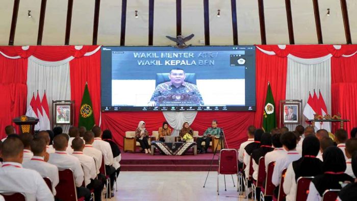 Wamen ATR/BPN Tekankan Integritas dan Empati ke Taruna STPN dalam PKKTB 2025