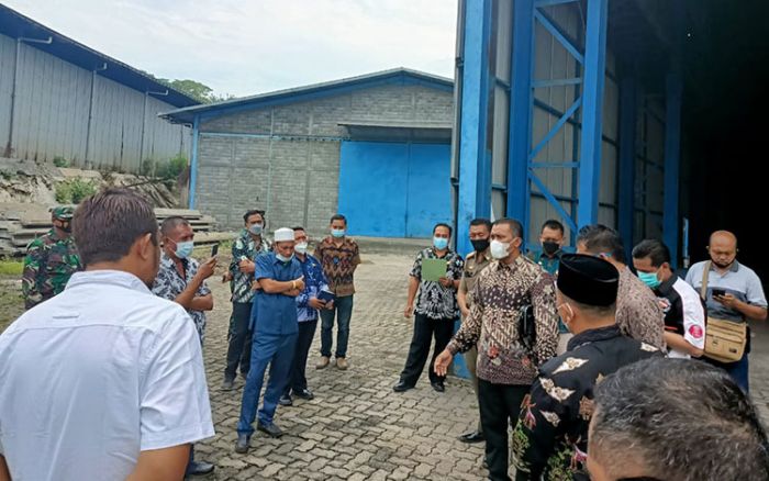 Usai Ditolak Warga Gulomantung, PT Indo Metal Recycle Disidak Ketua DPRD Gresik dan Komisi III Usai Ditolak Warga Gulomantung, PT Indo Metal Recycle Disidak Ketua DPRD Gresik dan Komisi III