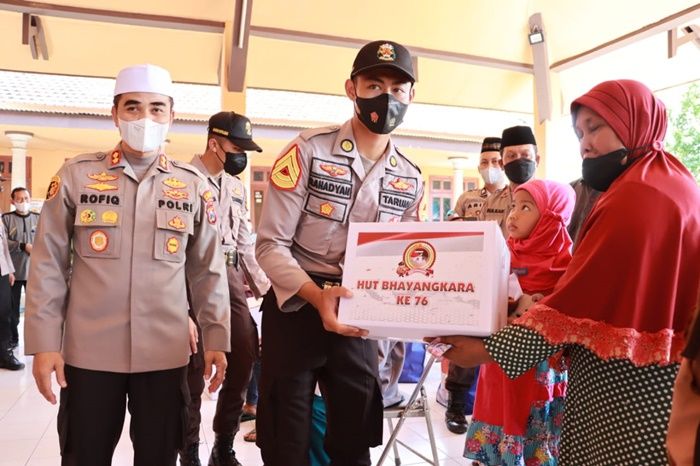 Santuni Anak-Anak Yatim Piatu, Polres Mojokerto Kota Gelar Program Jubah