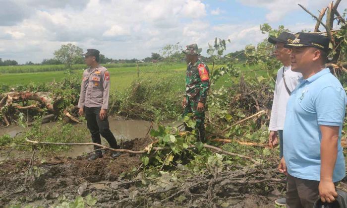 Atasi Banjir Sejak 17 Tahun, Pemkab Jombang Normalisasi Sungai di Desa Sidokerto Atasi Banjir Sejak 17 Tahun, Pemkab Jombang Normalisasi Sungai di Desa Sidokerto
