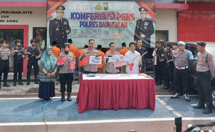 Polres Bangkalan Tetapkan 7 Tersangka Kasus Carok Terkait Konflik Pilkades, Aktornya Seorang Kades Polres Bangkalan Tetapkan 7 Tersangka Kasus Carok Terkait Konflik Pilkades, Aktornya Seorang Kades