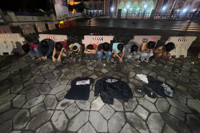 Diduga Hendak Tawuran, Gangster Bersajam Diamankan saat Konvoi di Kawasan Masjid Agung Surabaya