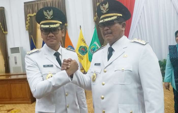 Resmi Dilantik Sebagai Bupati Bangkalan, Ra Latif Janji Segera Wujudkan Janji-janji saat Kampanye Resmi Dilantik Sebagai Bupati Bangkalan, Ra Latif Janji Segera Wujudkan Janji-janji saat Kampanye