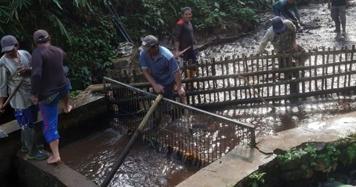 Dinas Perkim Jombang Kembangkan Jaringan Distribusi Air dan Sambungan Rumah Dinas Perkim Jombang Kembangkan Jaringan Distribusi Air dan Sambungan Rumah