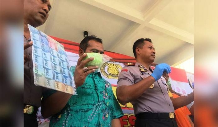 Polres Kediri Gerebek Pesta Seks Threesome di Panti Pijat dan Spa Polres Kediri Gerebek Pesta Seks Threesome di Panti Pijat dan Spa