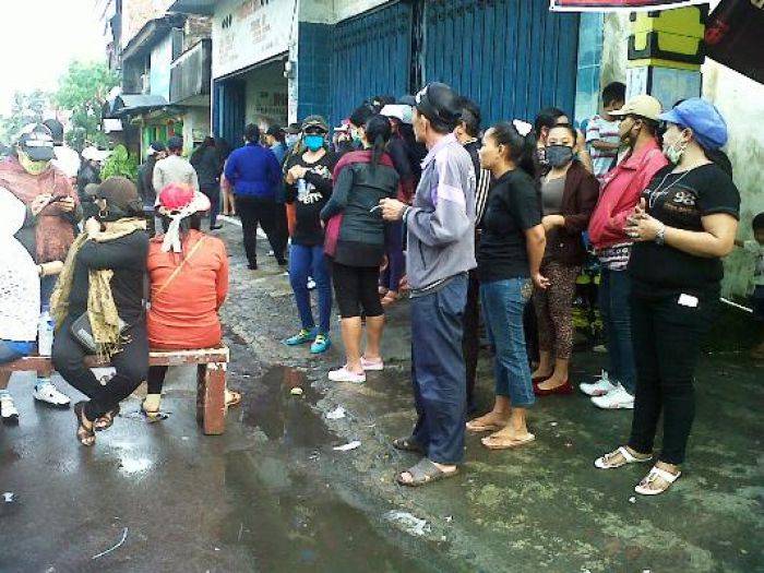 70 PSK dari 6 gang Dolly Turun ke Jalan 70 PSK dari 6 gang Dolly Turun ke Jalan