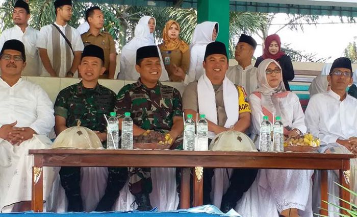 Kapolres Bangkalan: Santri Jangan Hanya Pintar di Bidang Agama Saja Kapolres Bangkalan: Santri Jangan Hanya Pintar di Bidang Agama Saja