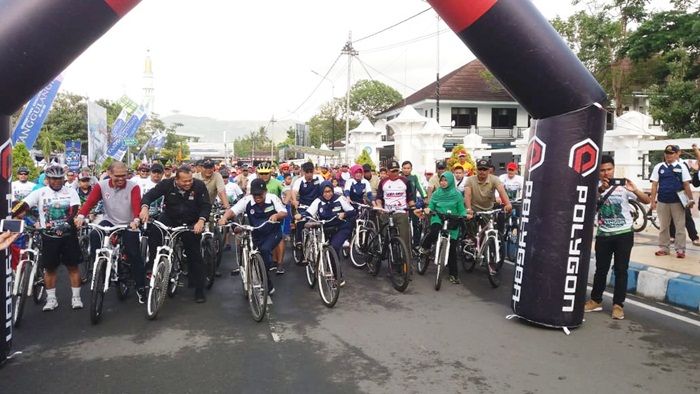 Sepeda Sehat Nusantara Etape Pacitan Libatkan Ribuan Peserta Sepeda Sehat Nusantara Etape Pacitan Libatkan Ribuan Peserta