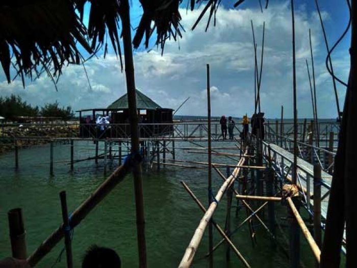 Pantai Kemantren, Destinasi Murah Meriah di Lamongan