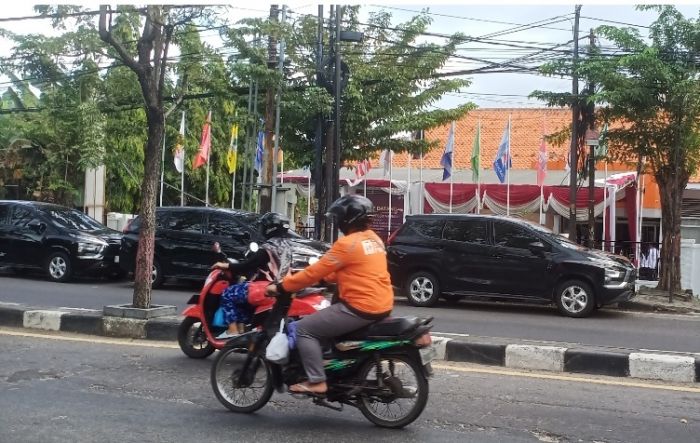 Besok Terakhir Perbaikan, KPU Gresik Temukan Mayoritas Syarat Pendaftaran Bacaleg Belum Lengkap Besok Terakhir Perbaikan, KPU Gresik Temukan Mayoritas Syarat Pendaftaran Bacaleg Belum Lengkap