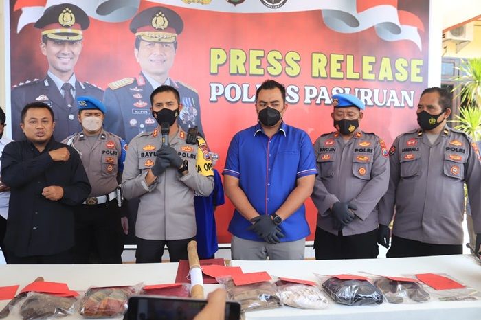 Bekuk Pembunuh Wanita di Hutan dalam 6 Jam, Satreskrim Polres Pasuruan Diapresiasi Tomas Bekuk Pembunuh Wanita di Hutan dalam 6 Jam, Satreskrim Polres Pasuruan Diapresiasi Tomas