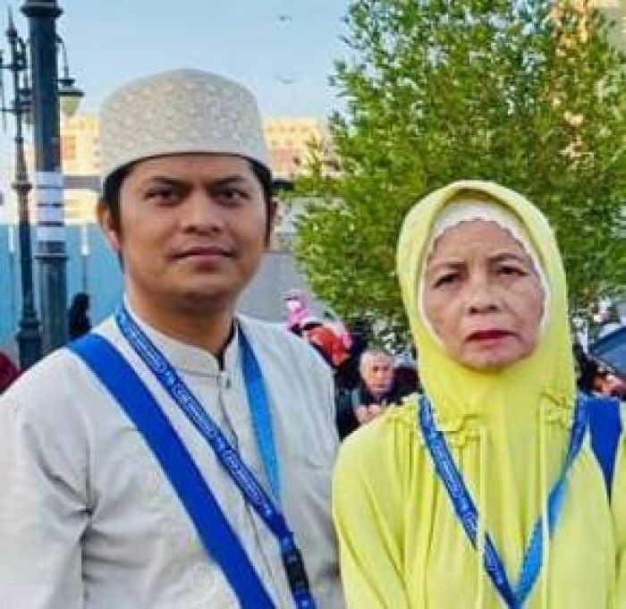 Menko Polhukam Mahfud MD Berduka, Kakak Kandungnya Meninggal Usai Salat Dhuha Menko Polhukam Mahfud MD Berduka, Kakak Kandungnya Meninggal Usai Salat Dhuha