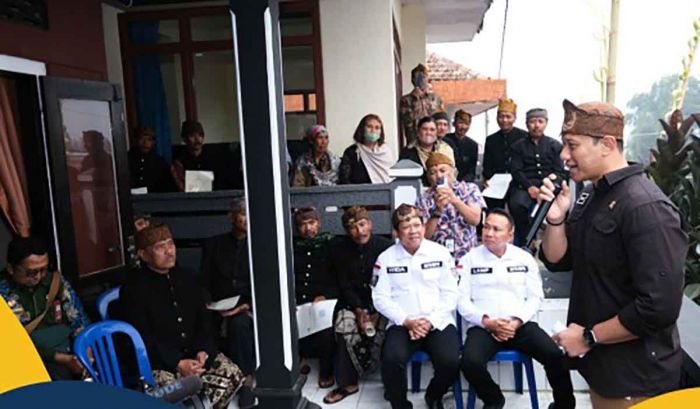 Serahkan Sertifikat Elektronik, Menteri AHY Harap UMKM Pariwisata Terus Berkembang Serahkan Sertifikat Elektronik, Menteri AHY Harap UMKM Pariwisata Terus Berkembang