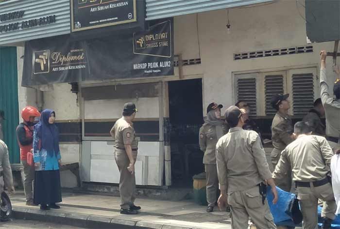 Dispol PP Gresik Razia Warkop di Sepanjang Jalan Malik Ibrahim