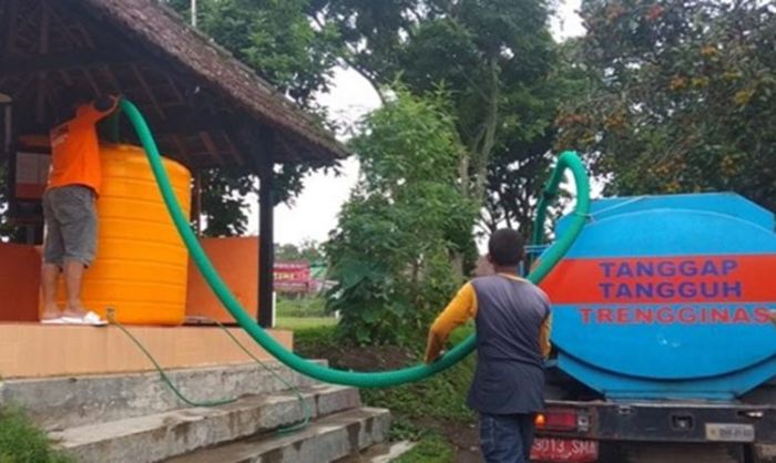 Bantu Warga Terdampak Banjir, Pemkab Kediri Dropping Air Bersih ke Daerah Bencana Bantu Warga Terdampak Banjir, Pemkab Kediri Dropping Air Bersih ke Daerah Bencana