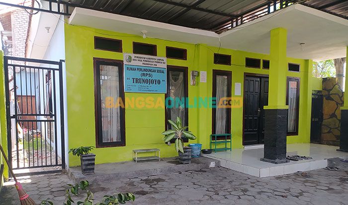 Tokoh Masyarakat Tanggapi Kelalaian Dinas Sosial Sampang soal ODGJ yang Tinggal di RPS Tokoh Masyarakat Tanggapi Kelalaian Dinas Sosial Sampang soal ODGJ yang Tinggal di RPS