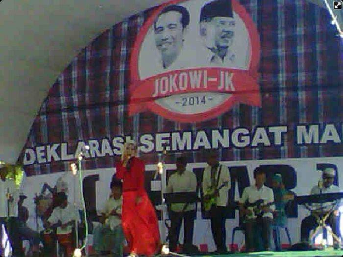 Tiga Jenderal Hadiri Deklarasi Relawan Semar Tiga Jenderal Hadiri Deklarasi Relawan Semar