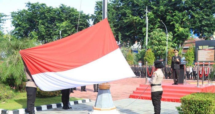 Di Upacara Hari Ibu ke-97, Kapolres Gresik Tekankan Peran Perempuan