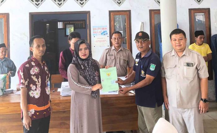Tim PTSL Kantor Pertanahan Kabupaten Pasuruan Serahkan 450 Sertifikat di Desa Kedungrejo Tim PTSL Kantor Pertanahan Kabupaten Pasuruan Serahkan 450 Sertifikat di Desa Kedungrejo