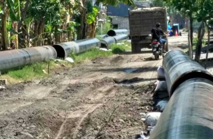 Dispol PP Gresik Cabut Segel Proyek Pipa Pertagas di Kedanyang