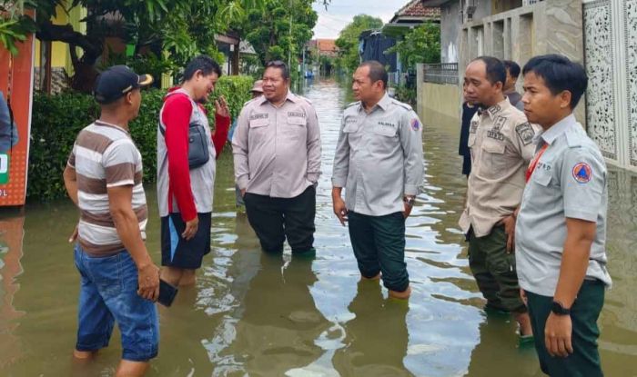 Kalaksa BPBD Jatim Tinjau Warga Terdampak Banjir di Kabupaten Pasuruan