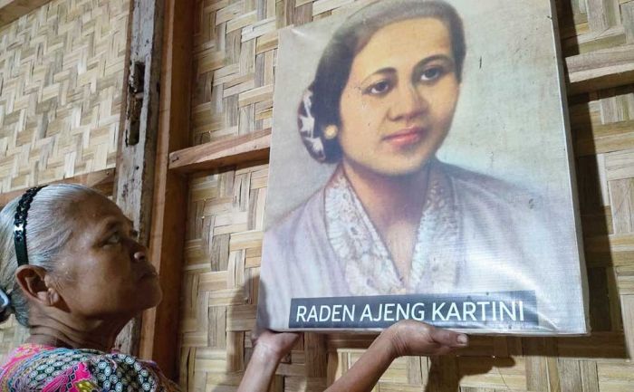 Sambut Hari Kartini, Beragam Komunitas Kenalkan Pahlawan Perempuan Indonesia di Situs Ndalem Pojok Sambut Hari Kartini, Beragam Komunitas Kenalkan Pahlawan Perempuan Indonesia di Situs Ndalem Pojok