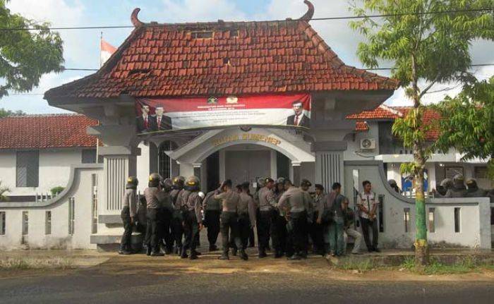 Operasi Narkoba di Rutan Sumenep Berlangsung Tertutup Operasi Narkoba di Rutan Sumenep Berlangsung Tertutup