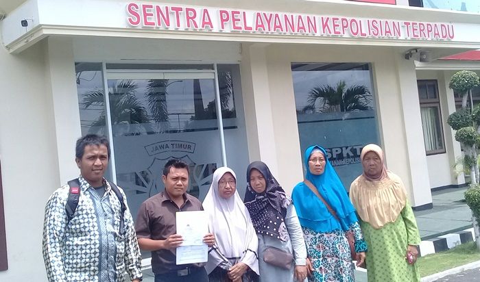 Tanda Tangan Dipalsukan, Warga Gladak Lapor ke Polresta Banyuwangi Tanda Tangan Dipalsukan, Warga Gladak Lapor ke Polresta Banyuwangi