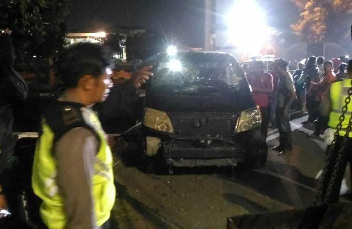 Kejar-kejaran, Pengemudi Toyota Alphard yang Kabur Usai Tabrak Motor Akhirnya Ditangkap di Gedangan