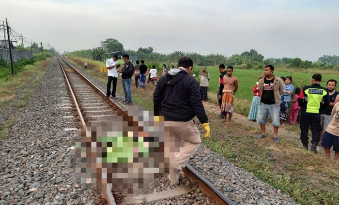 Tertabrak Hingga Masuk Kolong Kereta, Warga Asal Sukolilo Surabaya Tewas Seketika Tertabrak Hingga Masuk Kolong Kereta, Warga Asal Sukolilo Surabaya Tewas Seketika