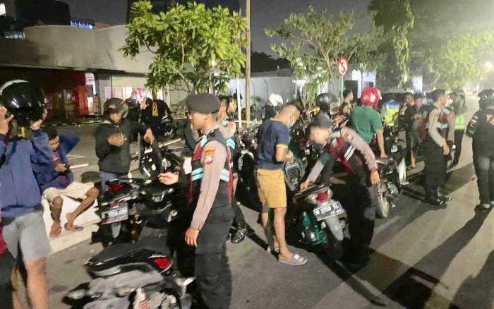 Antisipasi Balap Liar dan Gangster Jelang Nataru, Polrestabes Surabaya Siapkan 2000 Personel Antisipasi Balap Liar dan Gangster Jelang Nataru, Polrestabes Surabaya Siapkan 2000 Personel