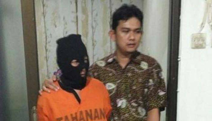 Berdalih Usir Roh Halus, Gus Aji Setubuhi 2 Gadis Berdalih Usir Roh Halus, Gus Aji Setubuhi 2 Gadis