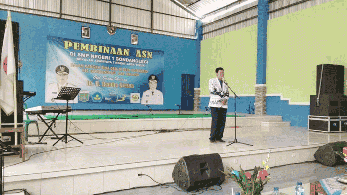 Ketua PGRI Malang Ajak ASN SMPN 1 Gondanglegi Selalu Pegang Kode Etik Ketua PGRI Malang Ajak ASN SMPN 1 Gondanglegi Selalu Pegang Kode Etik