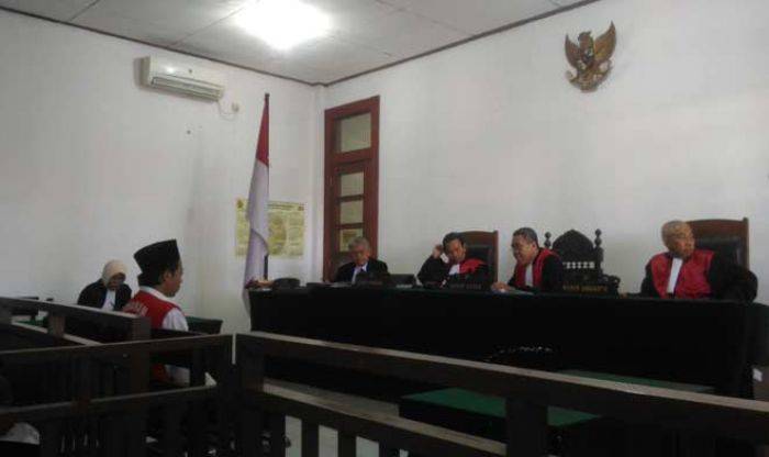 Dinasehati Hakim agar Cari Rezeki Halal, Terdakwa Penggelapan Uang Perusahaan Terdiam Dinasehati Hakim agar Cari Rezeki Halal, Terdakwa Penggelapan Uang Perusahaan Terdiam
