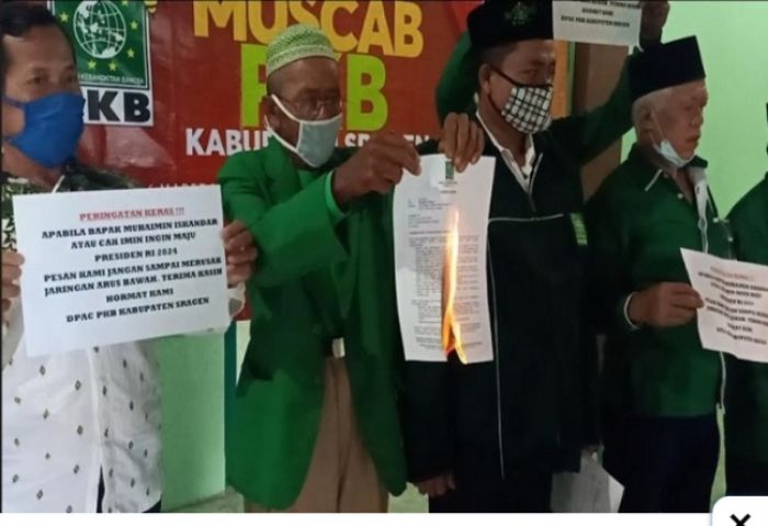 Ketidakpuasan pada Cak Imin Meluas, Bakar Undangan Hingga Tuntut MLB Ketidakpuasan pada Cak Imin Meluas, Bakar Undangan Hingga Tuntut MLB