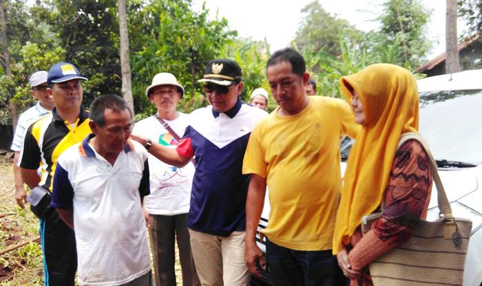 Pemkab Pasuruan Janji Bantu Warga Korban Puting Beliung Pemkab Pasuruan Janji Bantu Warga Korban Puting Beliung