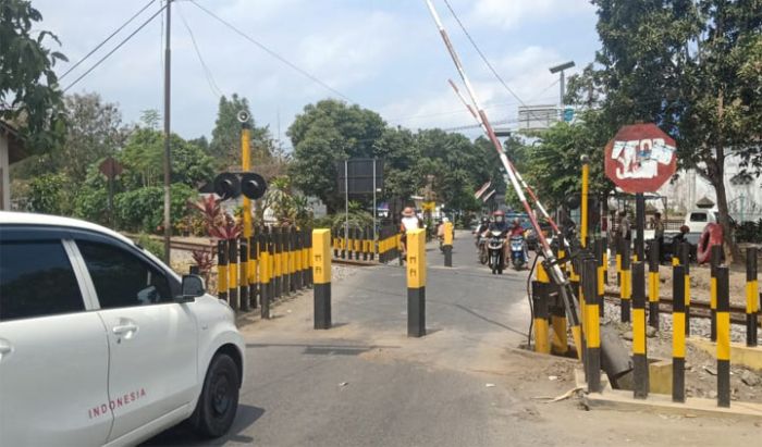 Penyempitan Perlintasan Kereta Api Sebidang di Jalan Nias Kota Blitar Diprotes Warga