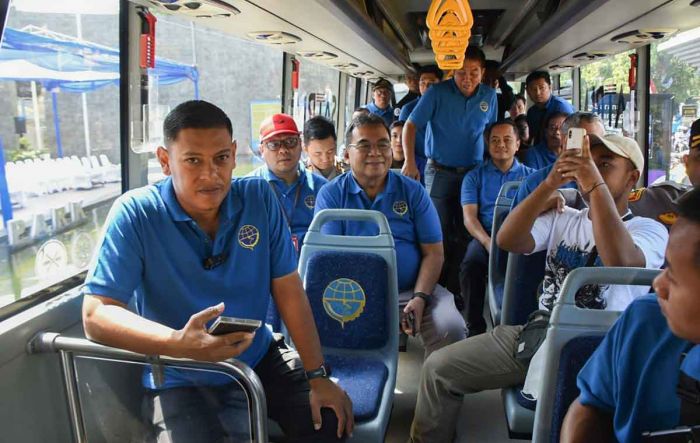 Mas Abu Launching dan Jajal Bus Satria Keliling Kota Kediri Mas Abu Launching dan Jajal Bus Satria Keliling Kota Kediri
