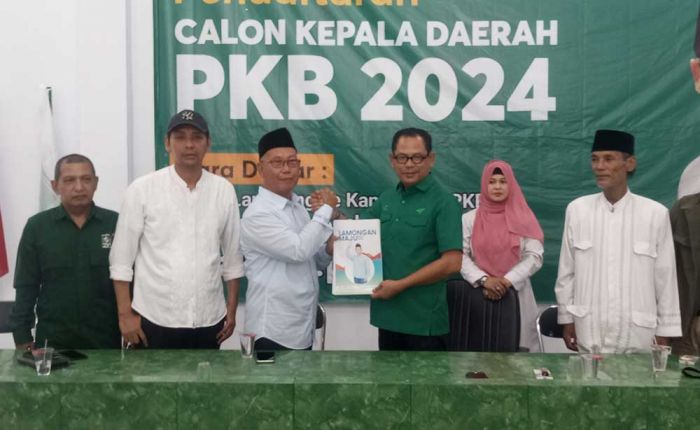Kepala BPKAD Lamongan Daftar Cabup Lewat PKB dan PDIP Kepala BPKAD Lamongan Daftar Cabup Lewat PKB dan PDIP