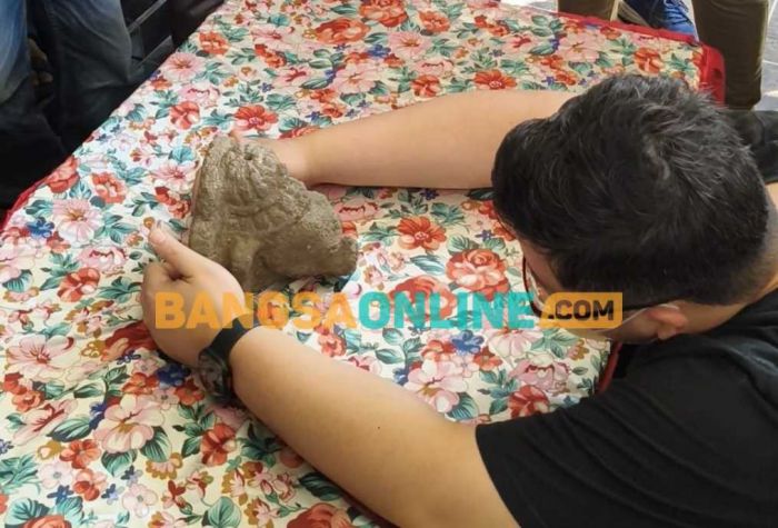 Bupati Kediri kembali Masukkan Fragmen Kepala Ganesha yang Hilang ke Museum Bupati Kediri kembali Masukkan Fragmen Kepala Ganesha yang Hilang ke Museum