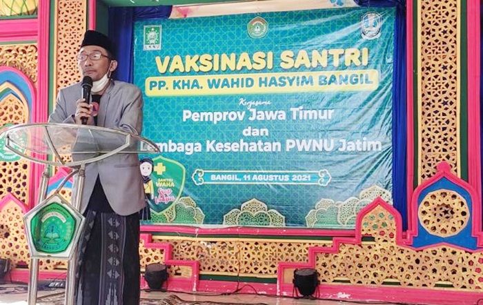 Keluarga Besar Ponpes KHA Wahid Hasyim Bangil Pasuruan dan 490 Santri Divaksin Dosis I Keluarga Besar Ponpes KHA Wahid Hasyim Bangil Pasuruan dan 490 Santri Divaksin Dosis I