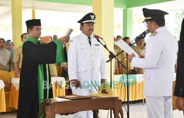 Bupati Jombang Lantik Kades Terpilih Blimbing dan Kauman Bupati Jombang Lantik Kades Terpilih Blimbing dan Kauman