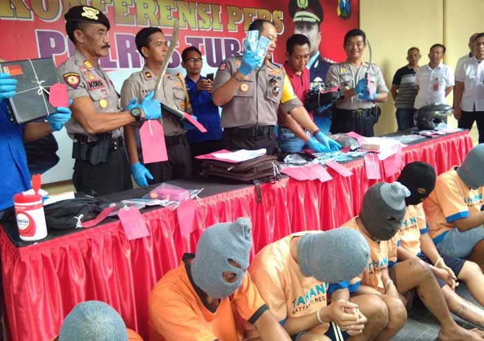 Maling Spesialis Uang Nasabah Bank Dibekuk Polres Tuban Maling Spesialis Uang Nasabah Bank Dibekuk Polres Tuban